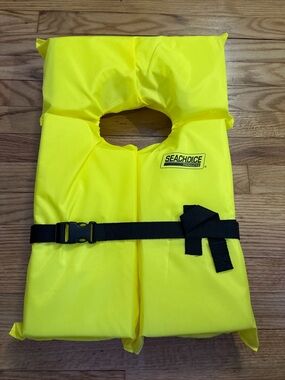 Seachoice yellow Adult Life Vest, NEAR-SHORE BUOYANT VEST no tags never used!